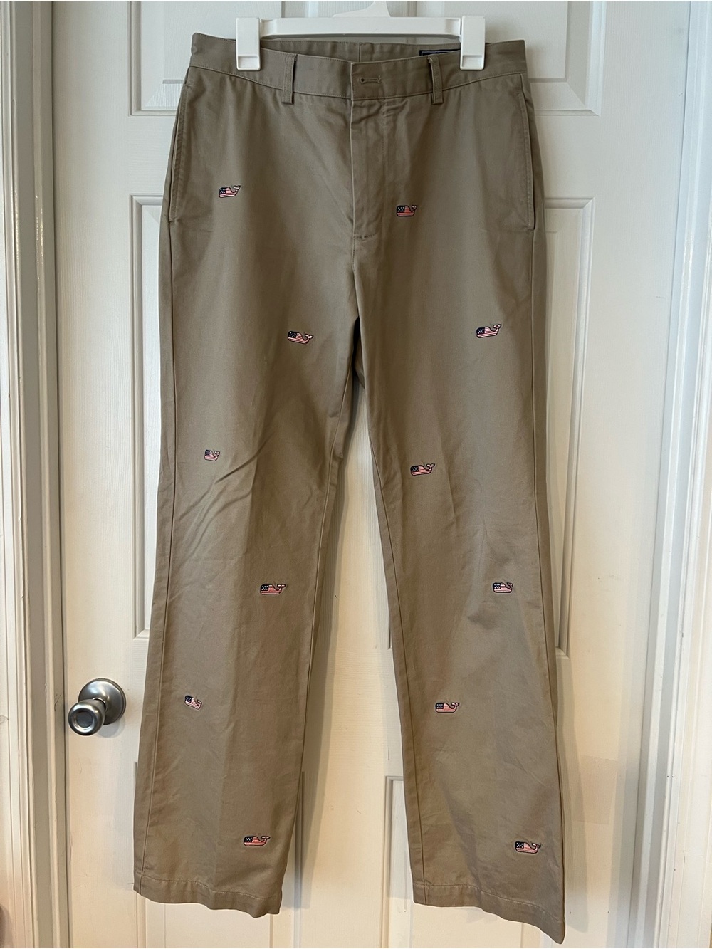 Vineyard Vines Men's Embroidered Khaki Chinos with Pink Whale Size 32x32